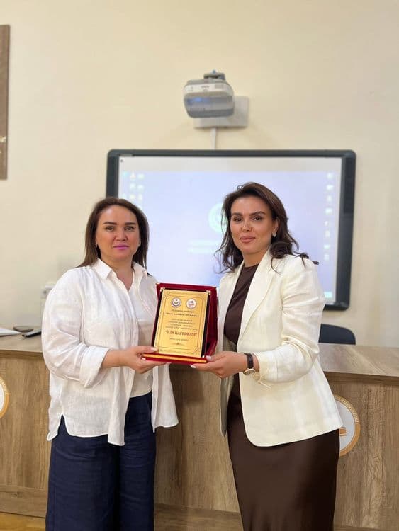 Müasir Azərbaycan dili kafedrası “İlin kafedrası” adına layiq görülmüşdür.